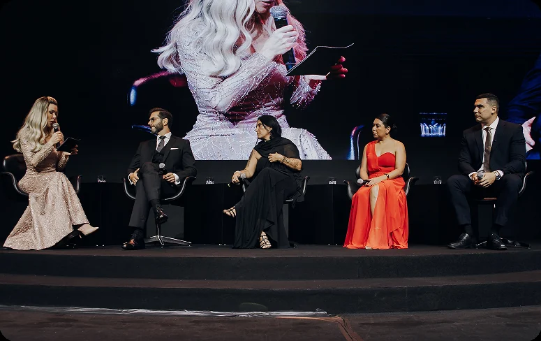 Painel de convidados na cerimônia do TOP 100 Advogados Digitais
